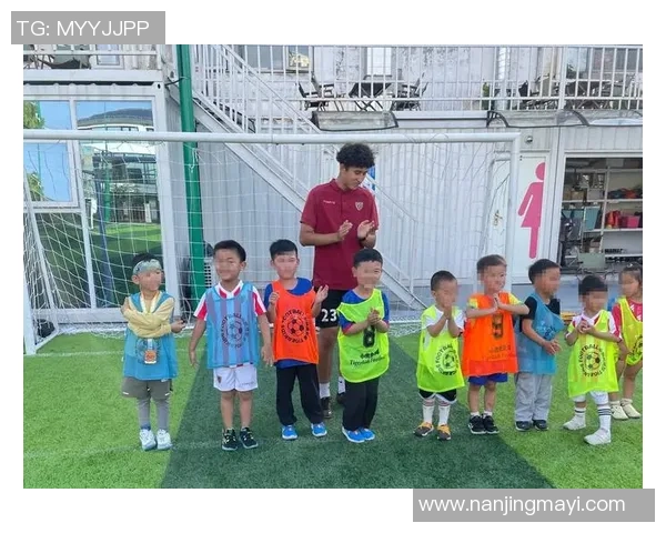 如何为小学生选购适合的足球球星并激发他们的兴趣和热情 如何为小学生选购适合的足球球星并激发他们的兴趣和热情