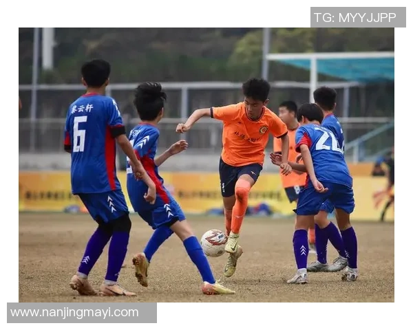 绿茵铁壁荣耀揭秘世界足球最佳后卫球星成长之路 绿茵铁壁荣耀揭秘世界足球最佳后卫球星成长之路