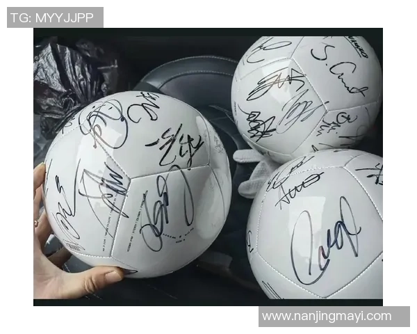 如何正确使用签名卡和足球明星卡提升收藏价值和玩法技巧